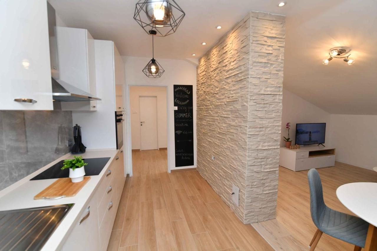 Apartman Leona Lovran Exterior foto